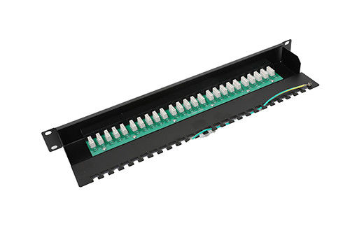 FTP UTP لوحة التصحيح فارغة ، لوحة التصحيح 24 Port Cat5e مع مدير كابل YH4020